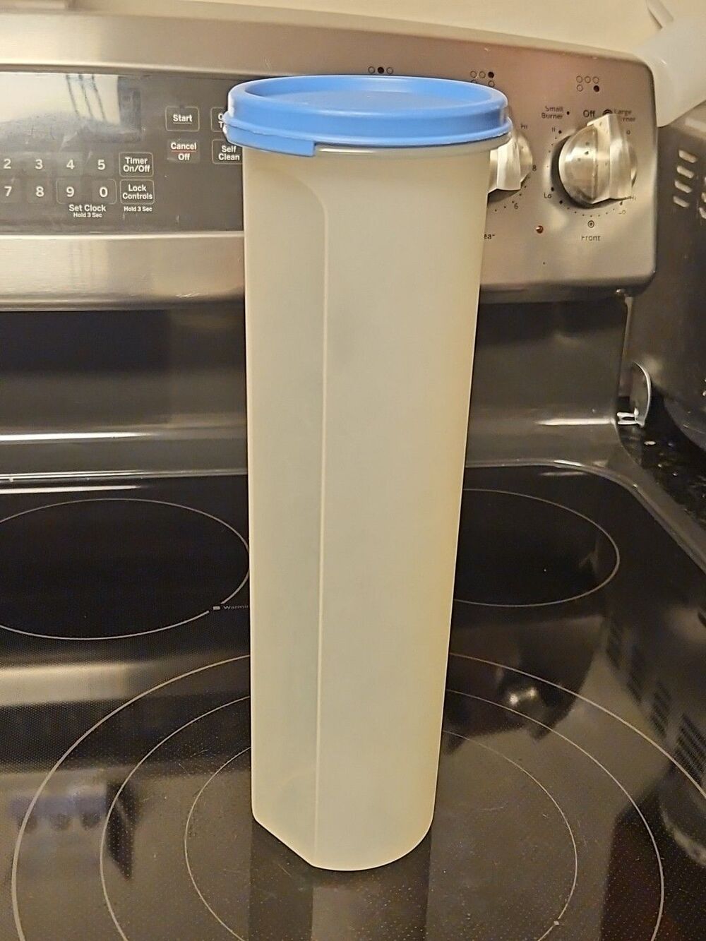 Vintage Tupperware Modular Mate Spaghetti Keeper #1661-8 w/ Blue Lid 1607-7